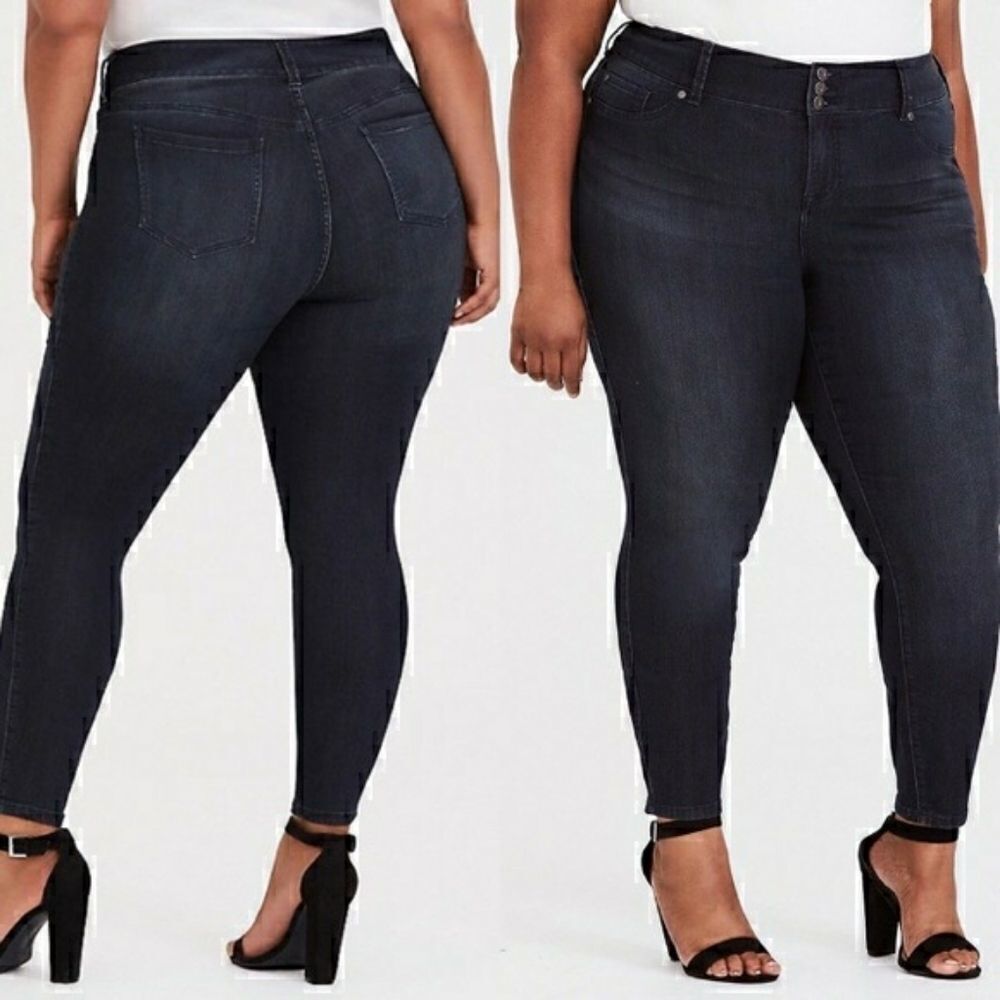 Torrid Ankle Cropped Dark Wash Button Fly Jeans